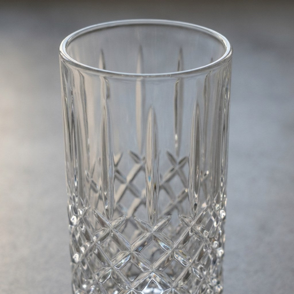 Close-up of the diamond-cut faceted pattern on the 11oz highball glass