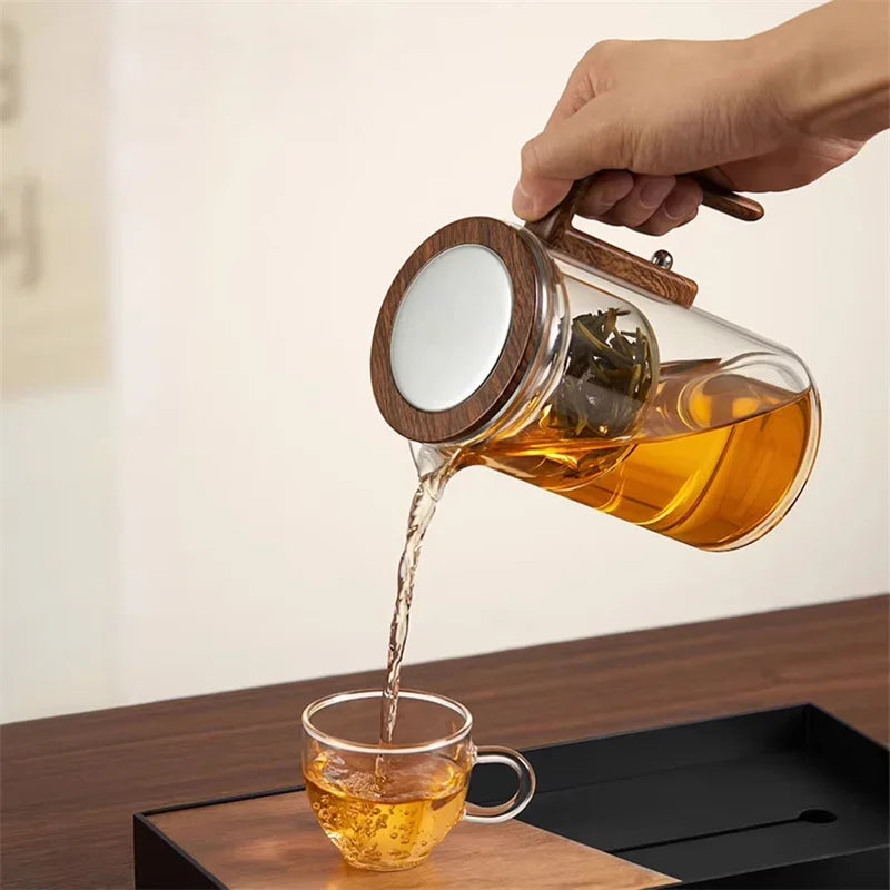 Auto-Steep Teapot featuring a precision timer for effortless tea preparation.